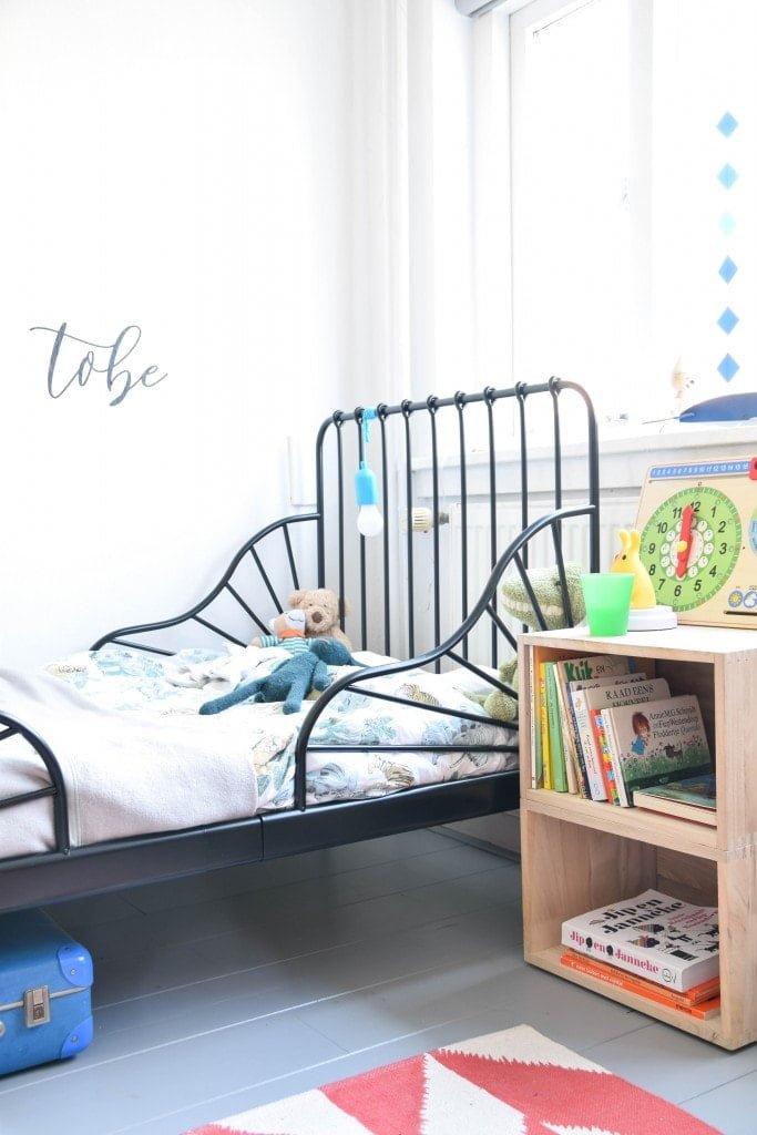 retro jongenskamer minnen zwart