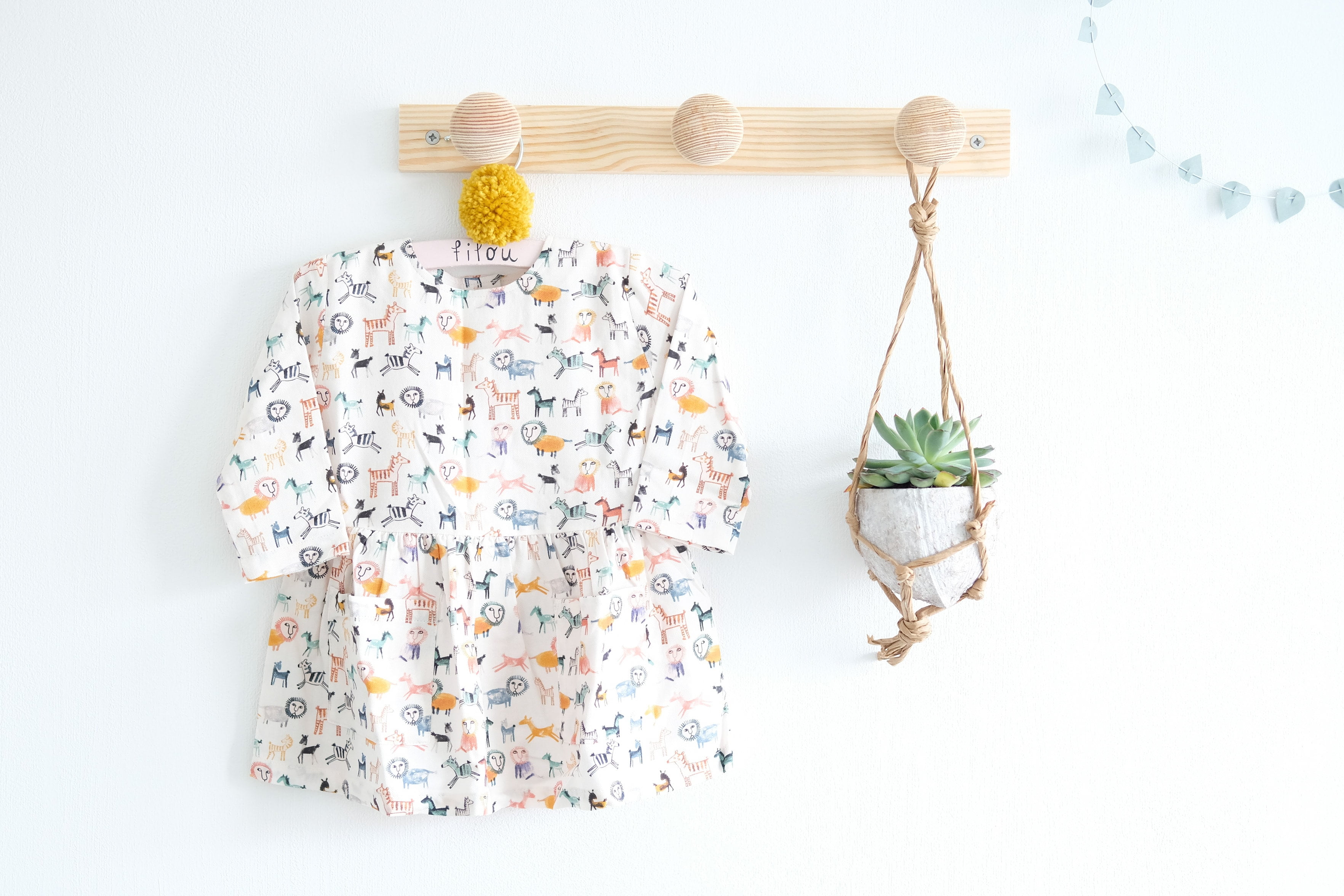 houten kapstok babykamer