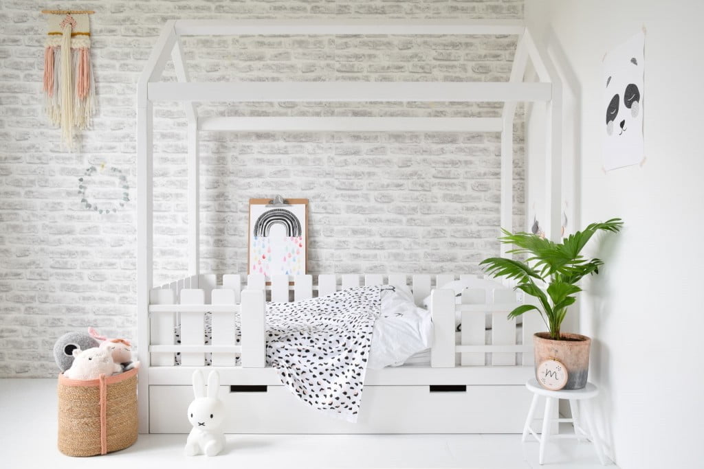 peuter bedhuisje met hek