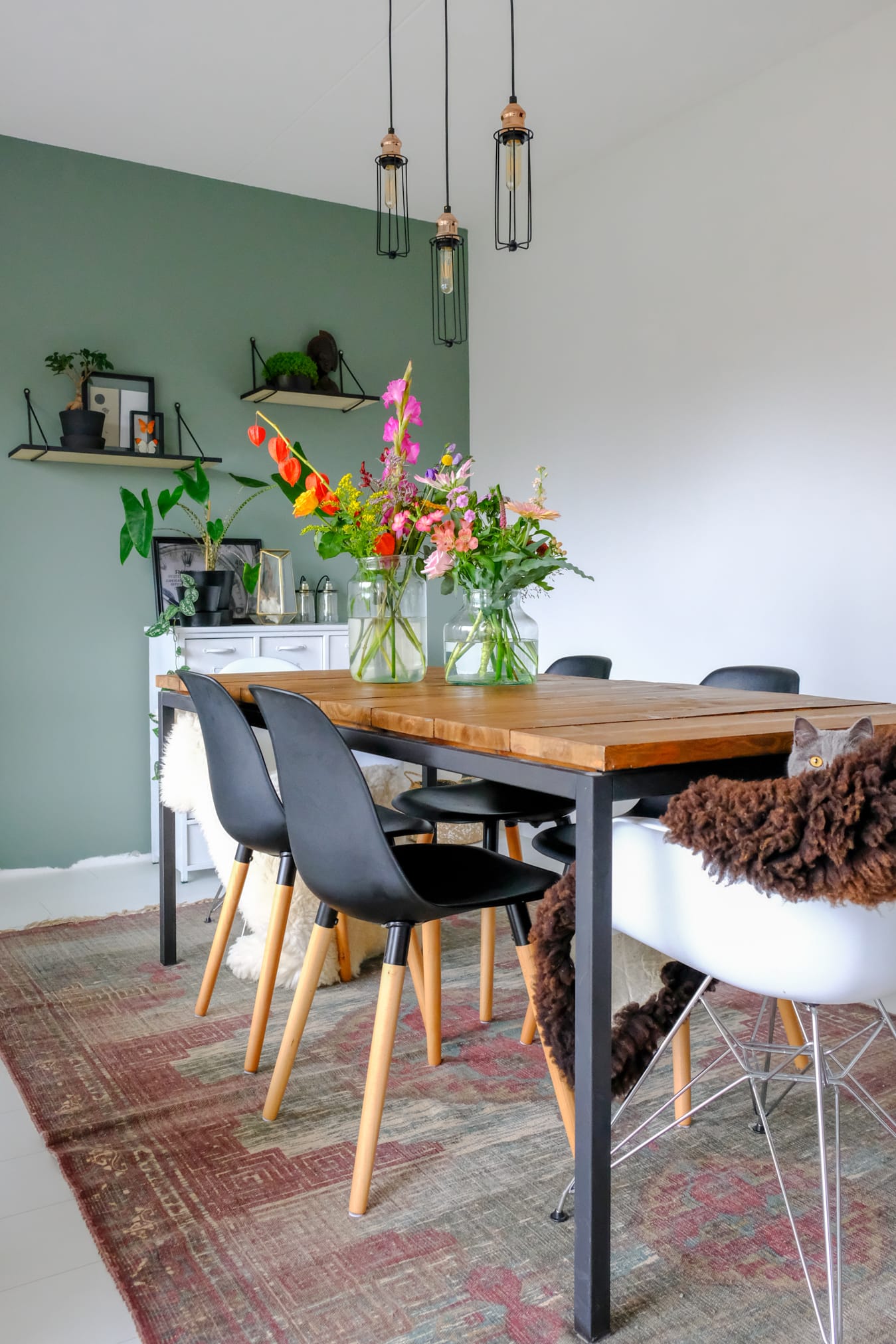 eethoek met vintage kleed