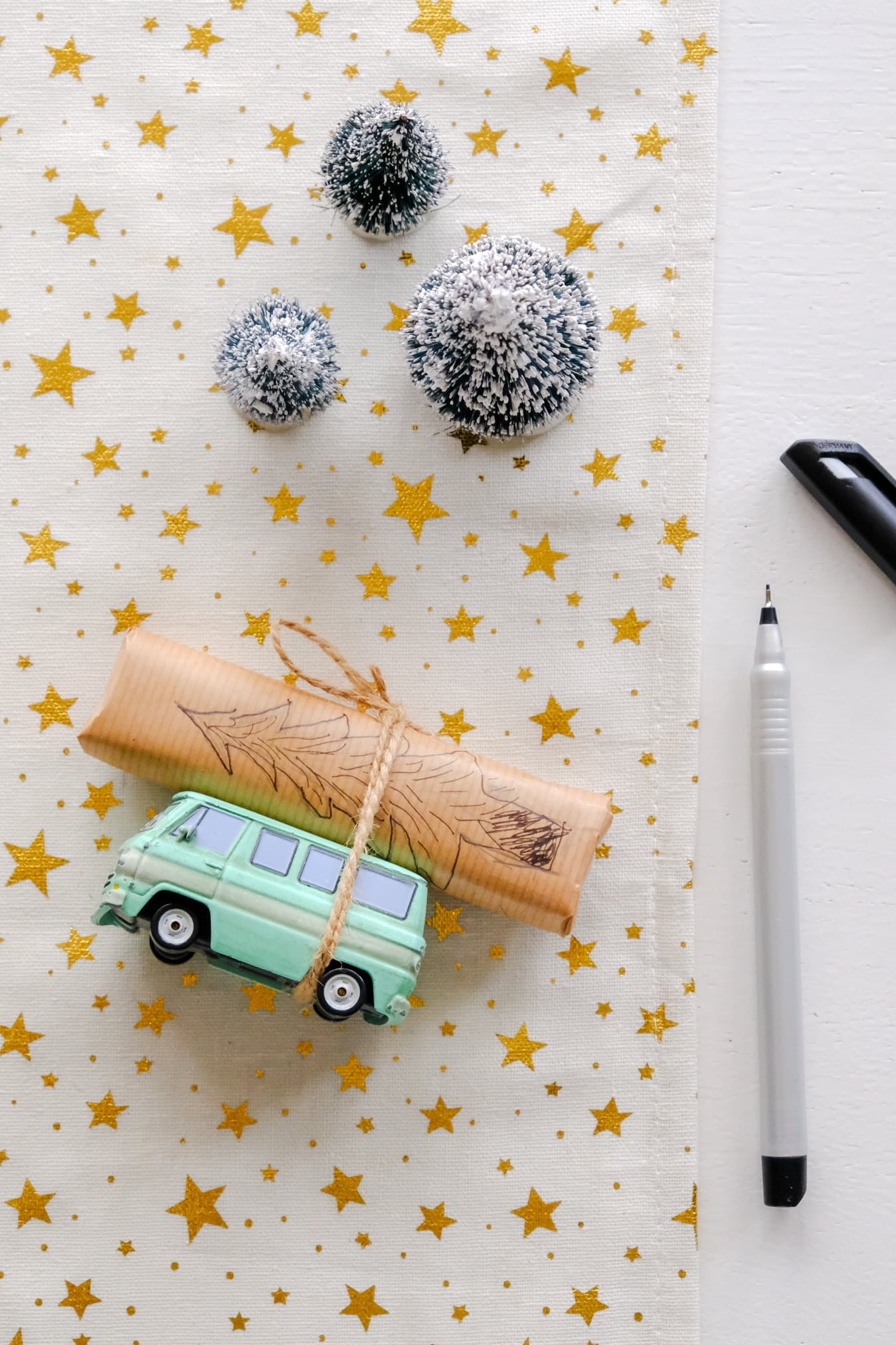 kerstboom op busje cadeau