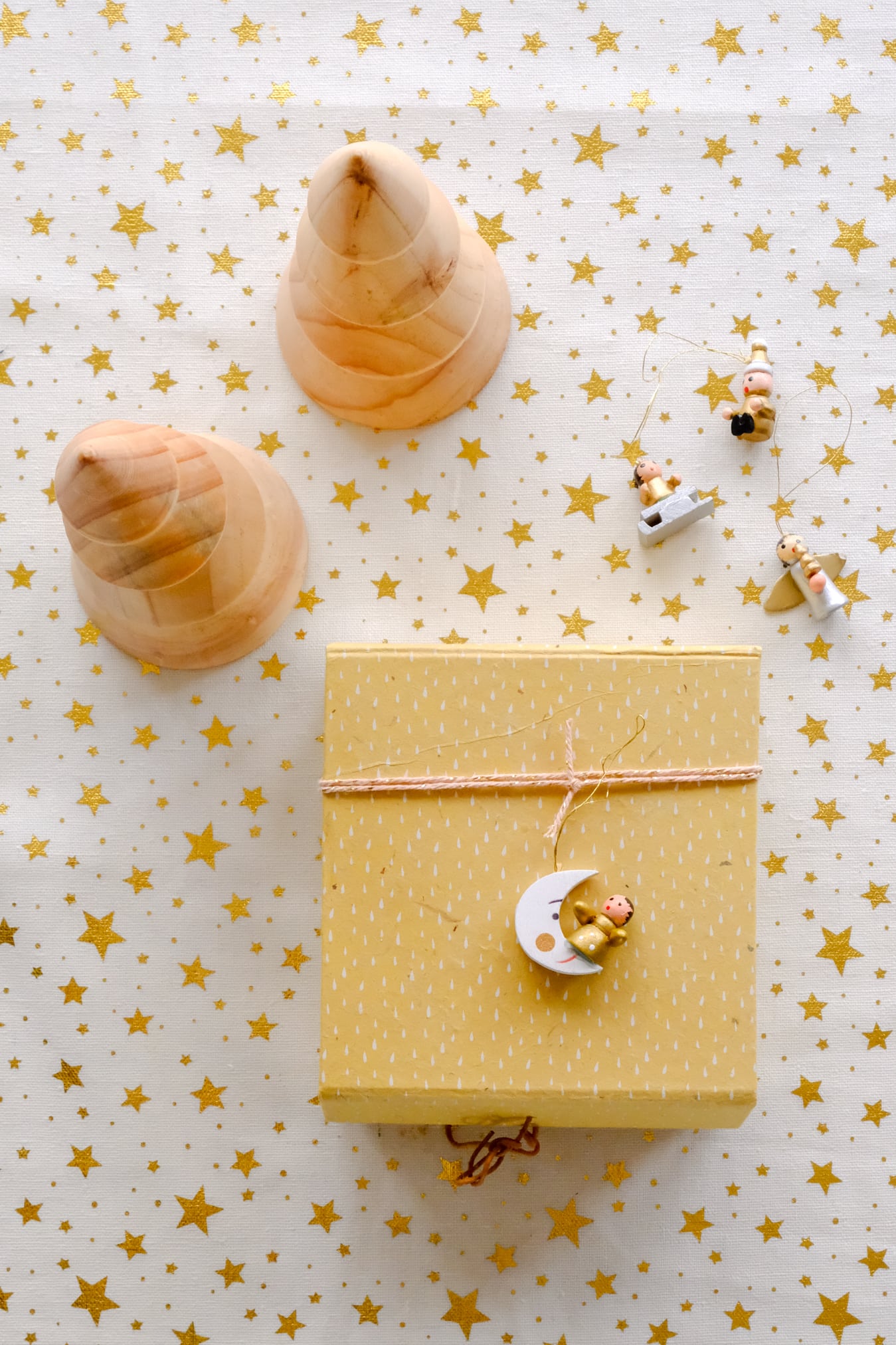 kerstversiering op kerstcadeau