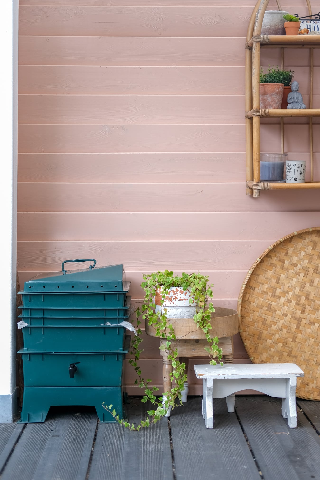 wormbox onder de veranda