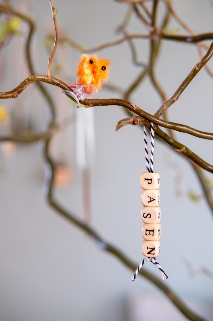 paasversiering houten letterkralen