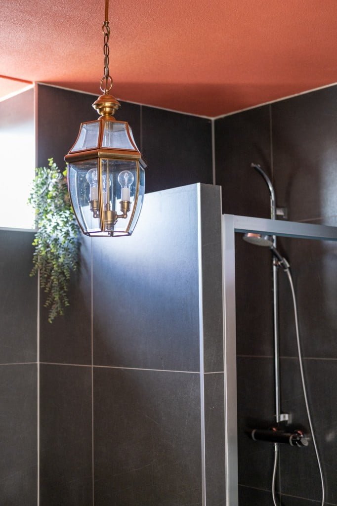 badkamer ideeen tegels plafond