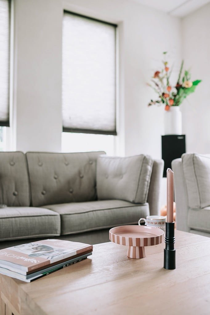 gecapitonneerde bank favoriete hoekje