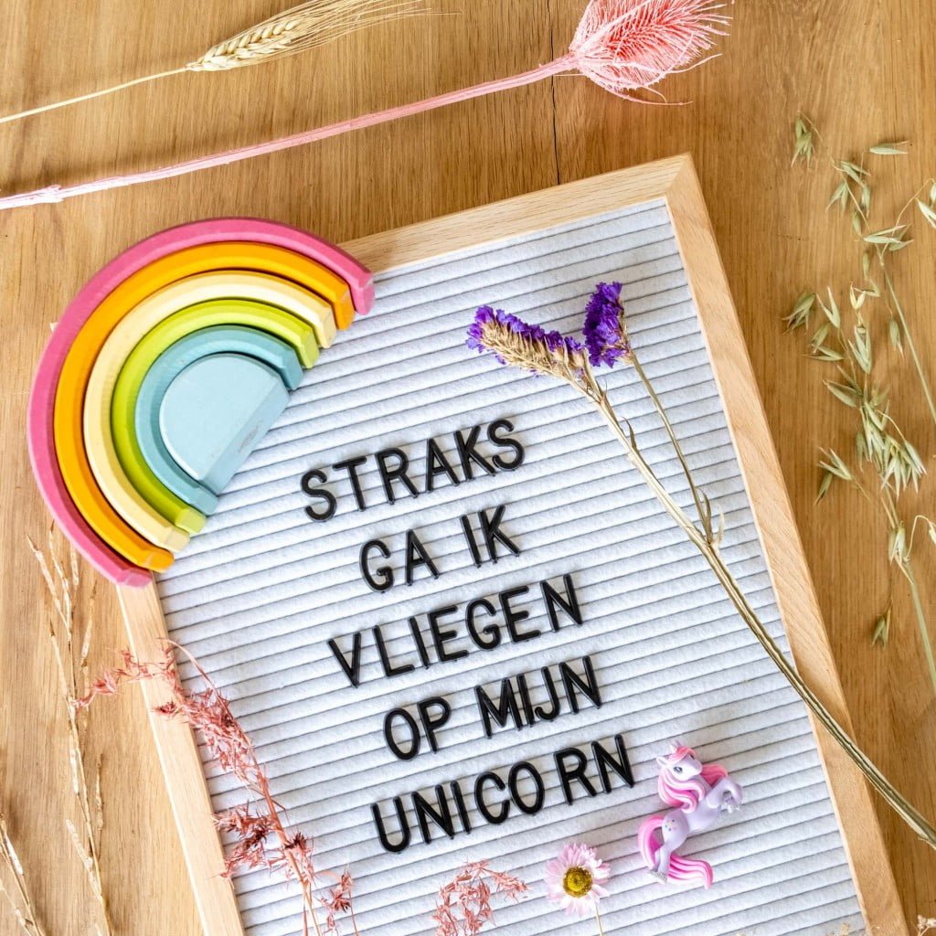 teksten voor een regenboog en unicorn kamer
