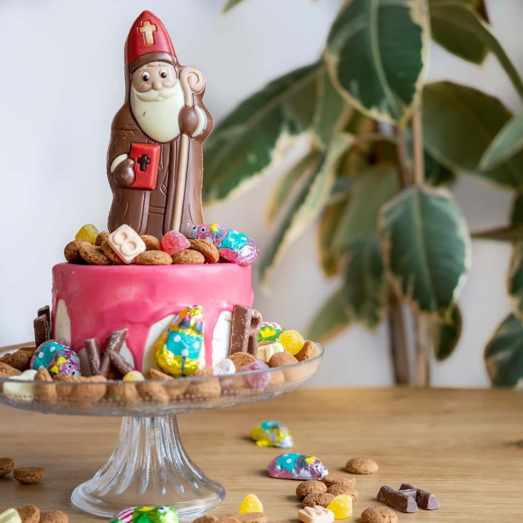 sinterklaas dripcake versieren
