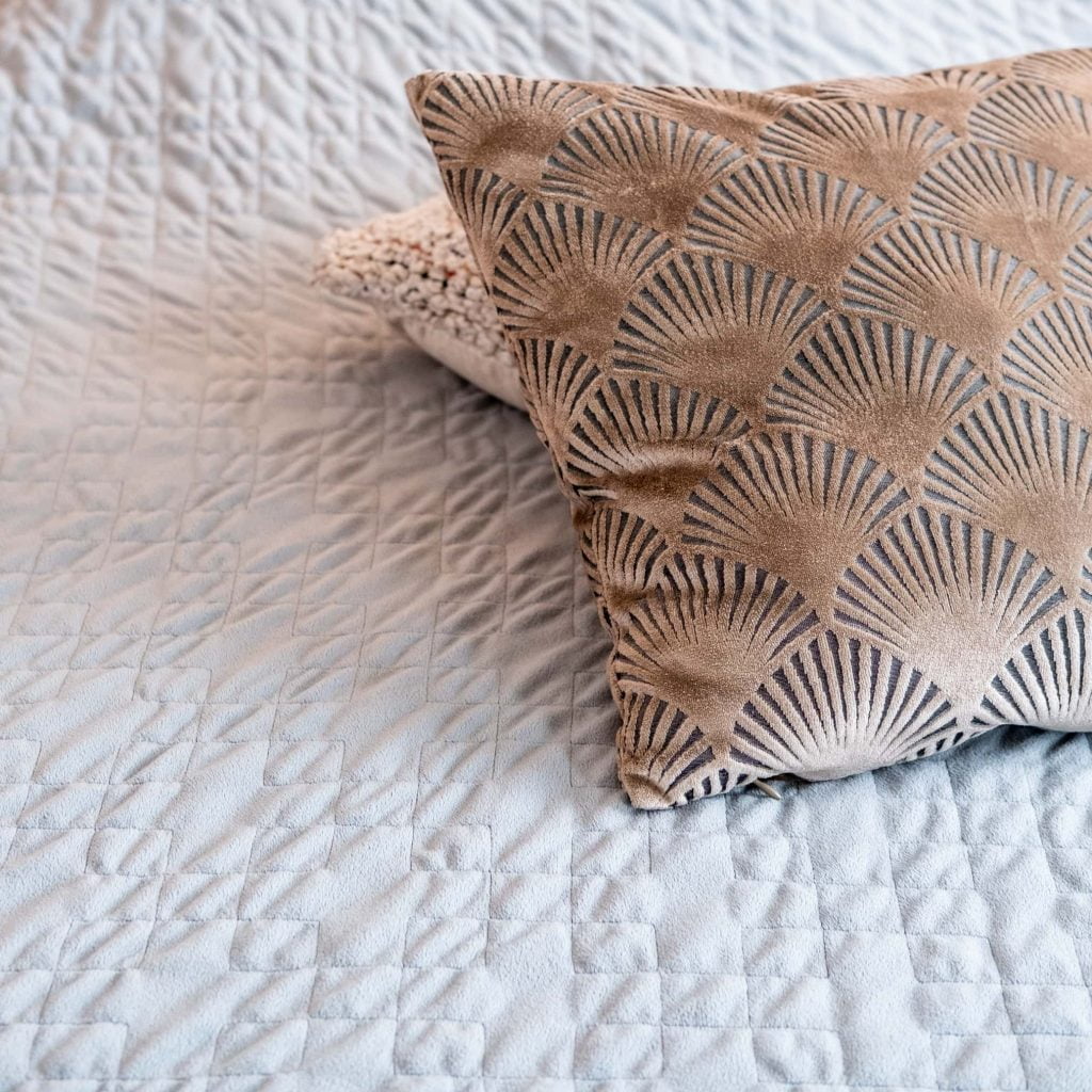 waarom slapen onder een zwaartedeken