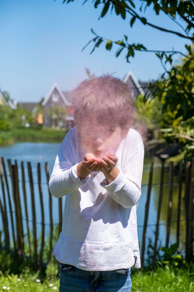 holi powder fotoshoot met kinderen