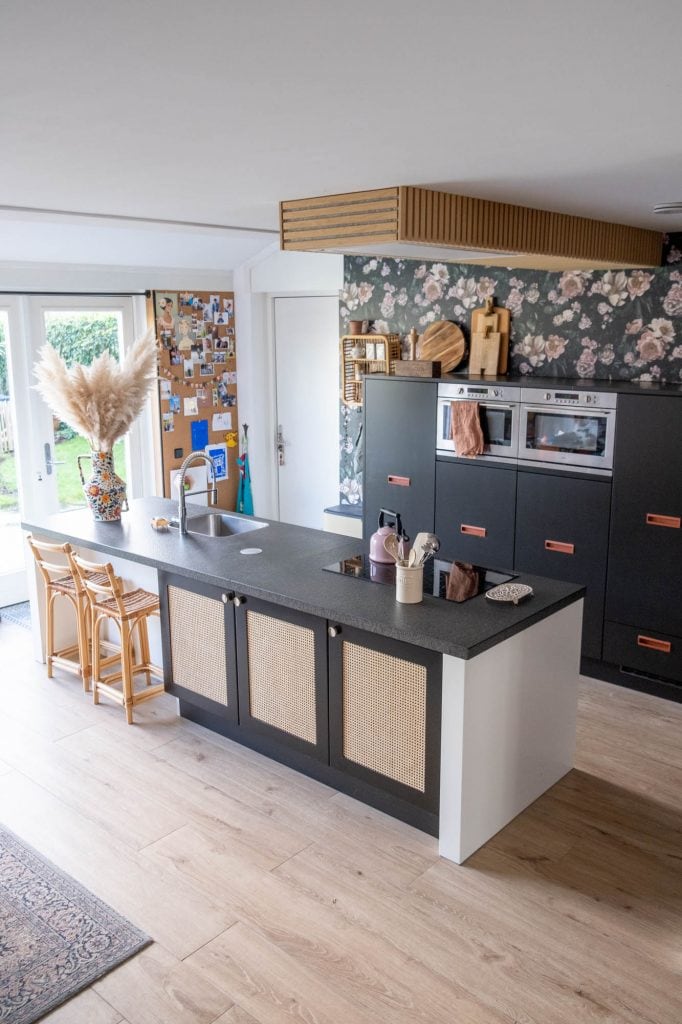 zelf keukenkastjes zwart schilderen