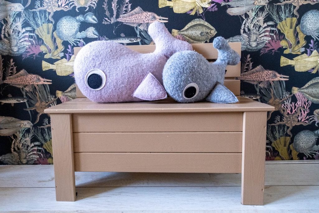 klepbankje spiced honey met walvis knuffels