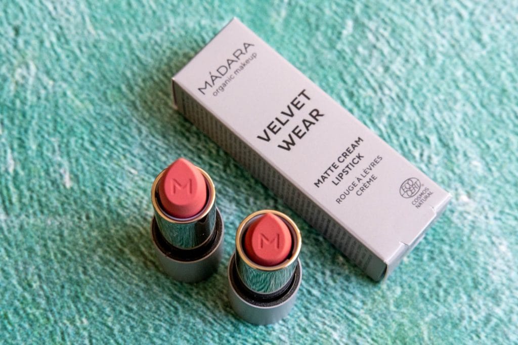 vegan rode lipstick madara