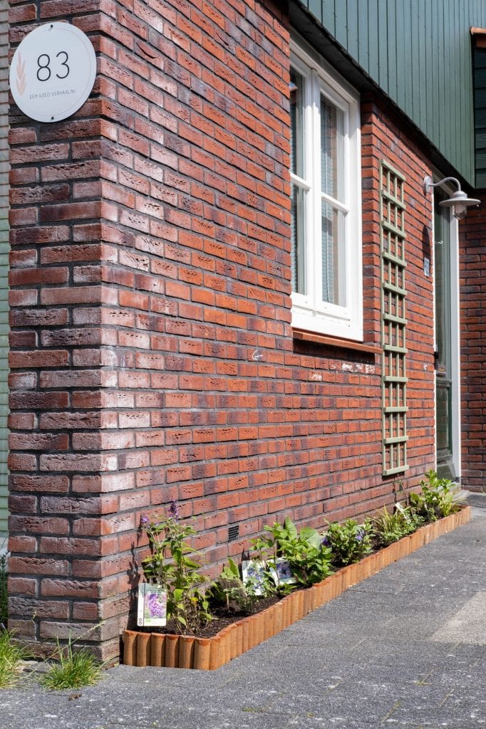 nieuwe geveltuin bij voordeur