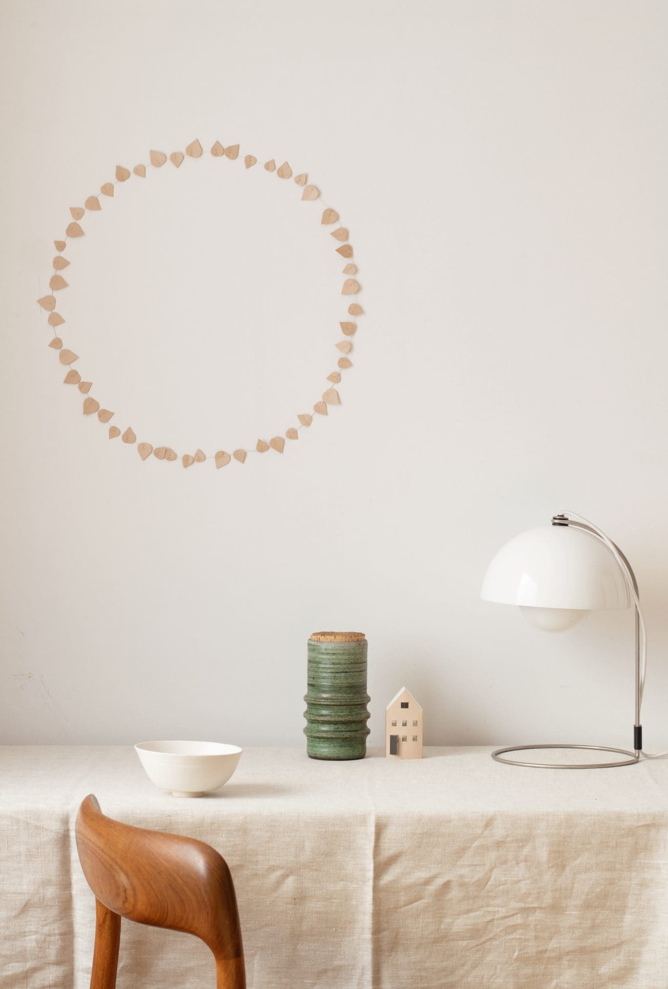 twig-beige-circle-wall2