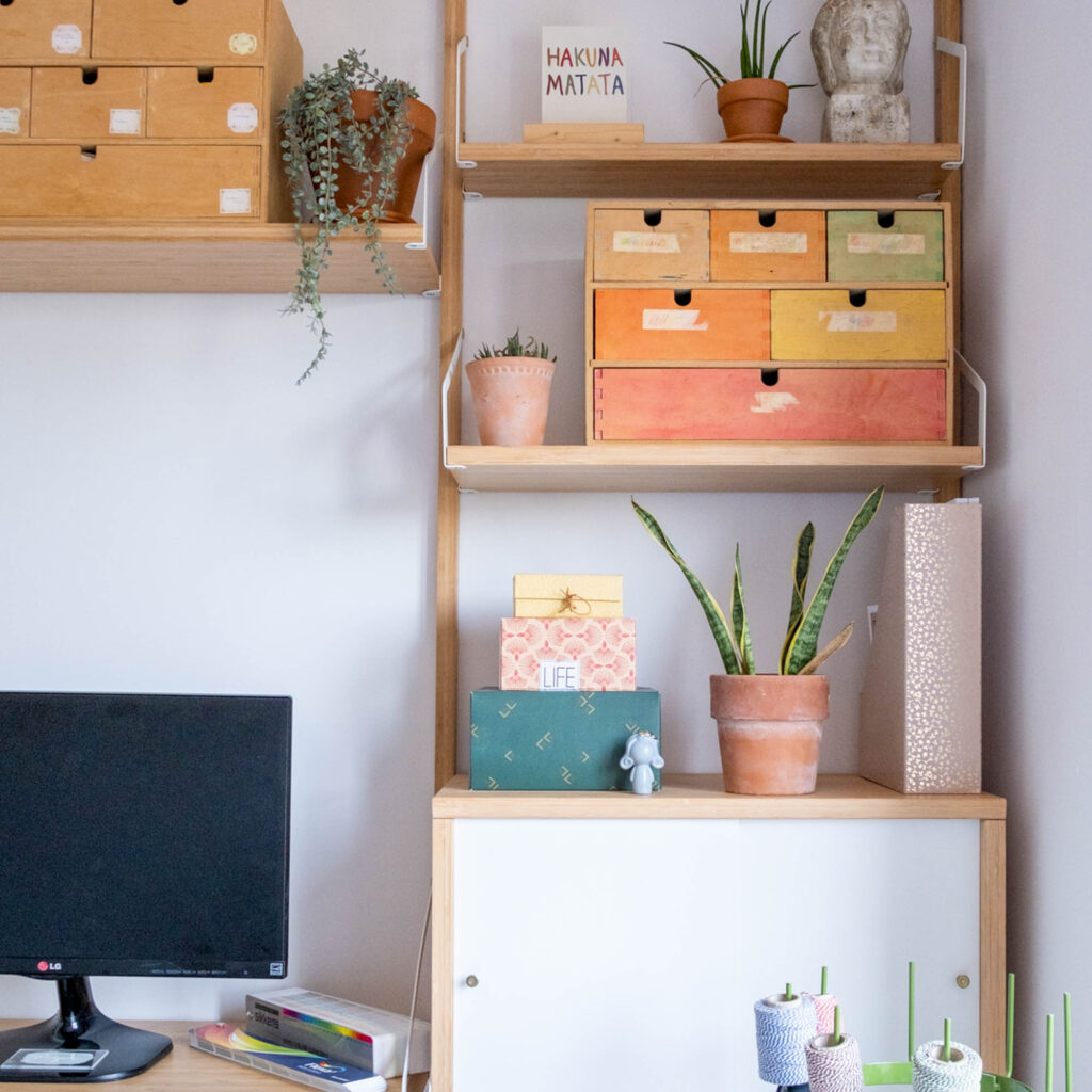 wanddecoratie boven een bureau tips